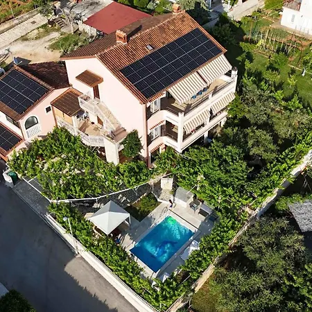 Appartamento Pula, Istria 18 *