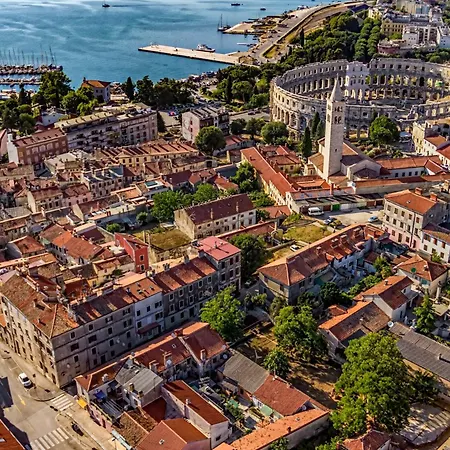 Pula, Istria 18 * Pola